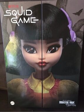 Mattel Creations Exclusive Monster High Skullector Squid Game Young-Hee Doll
